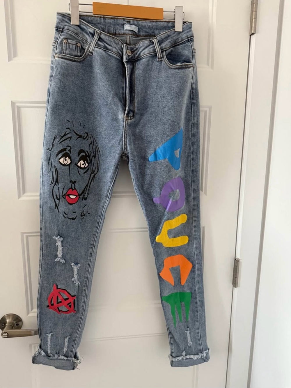 Women’s Light Wash Painted Graphic Jeans - Multicolor